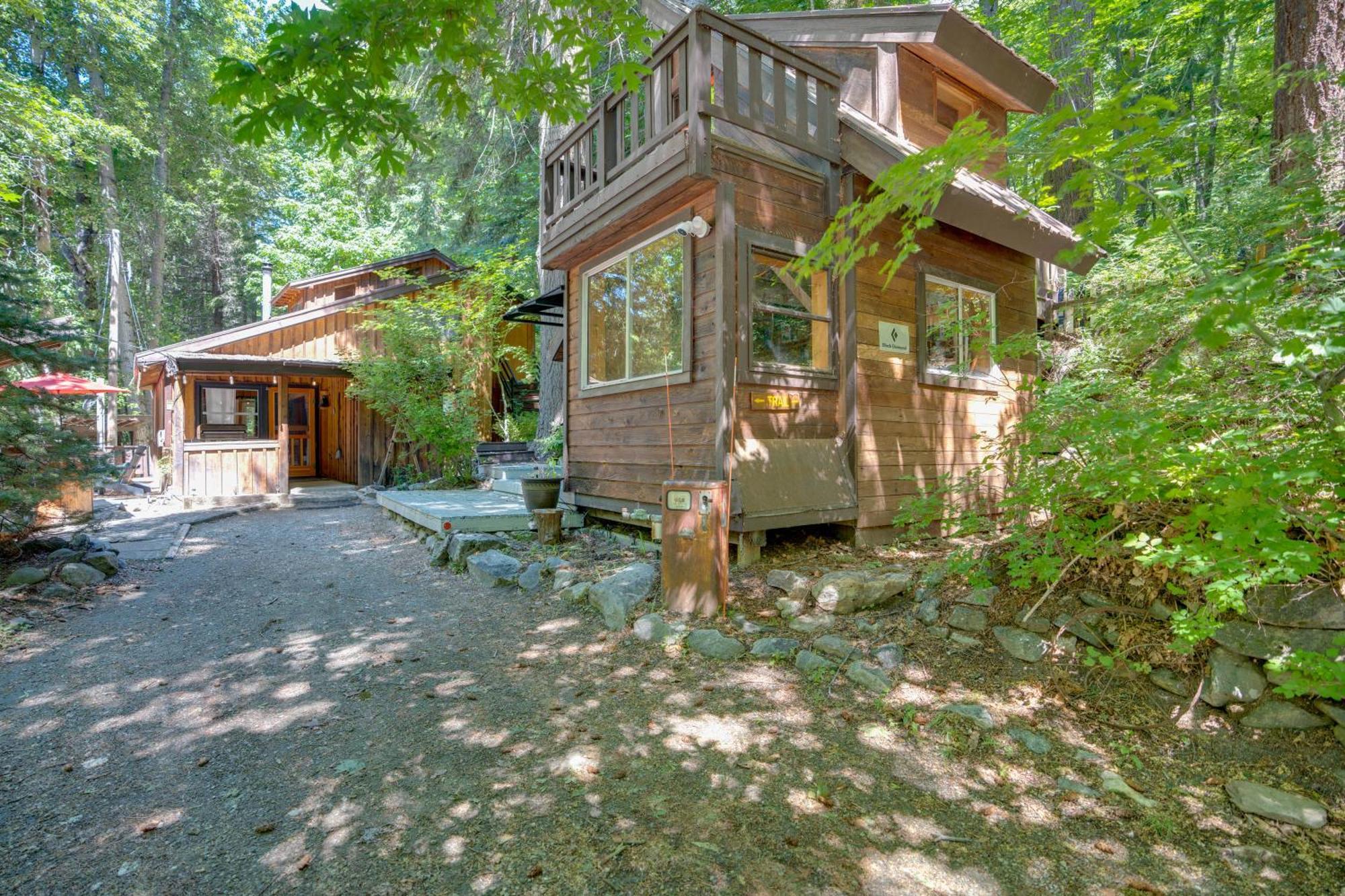 Leavenworth Cabin With Private Hot Tub! Екстериор снимка